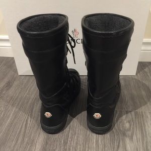 Moncler snow boots
